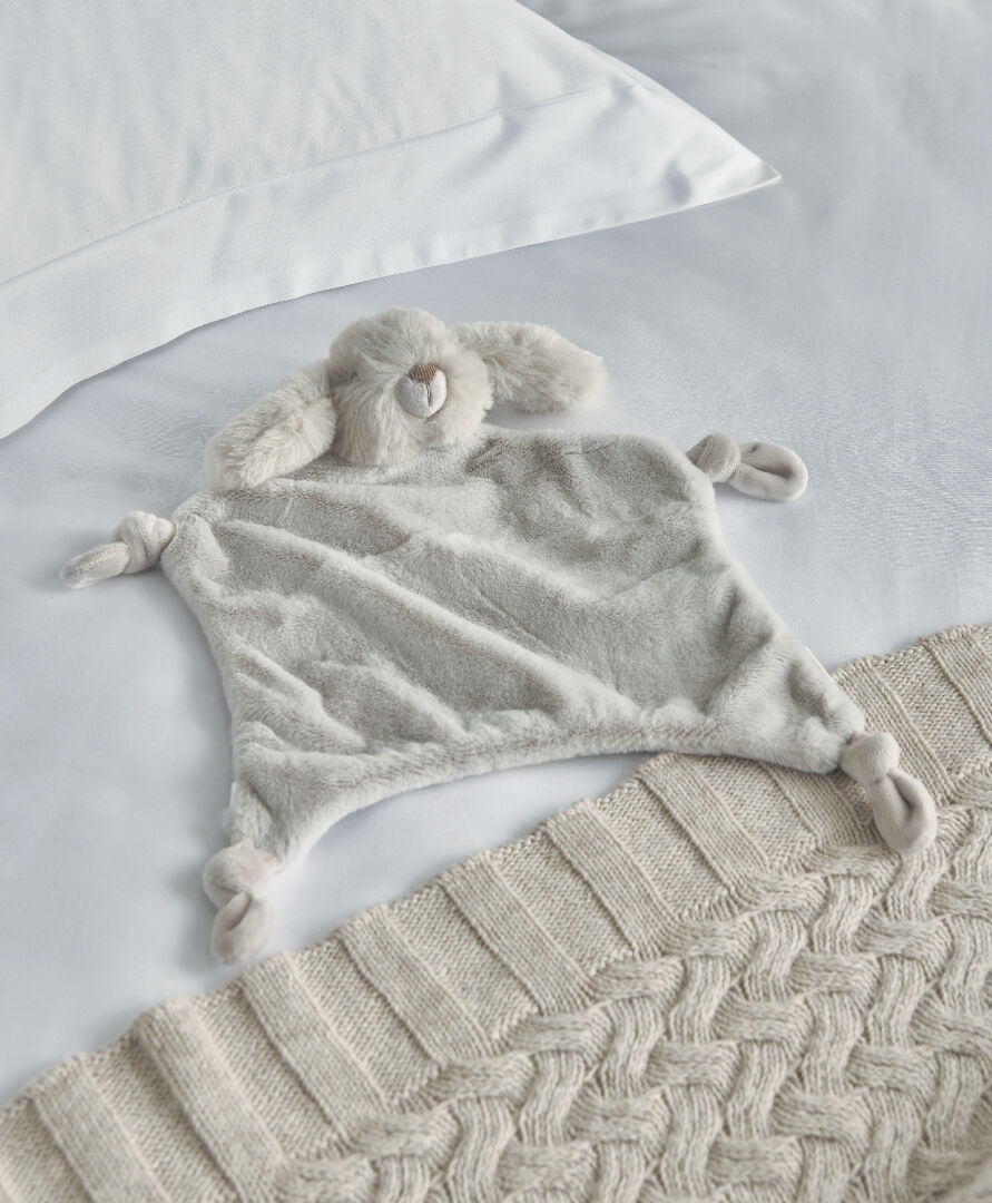 مجموعة هدايا لباس قطعة واحدة بنقشة أجرام سماوية ولحاف بتصميم أرنب رمادي، قطعتين image number 3